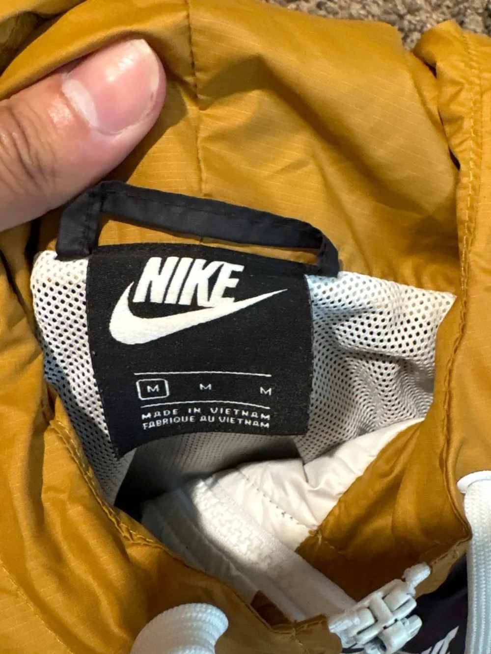 Nike lightweight windbreaker